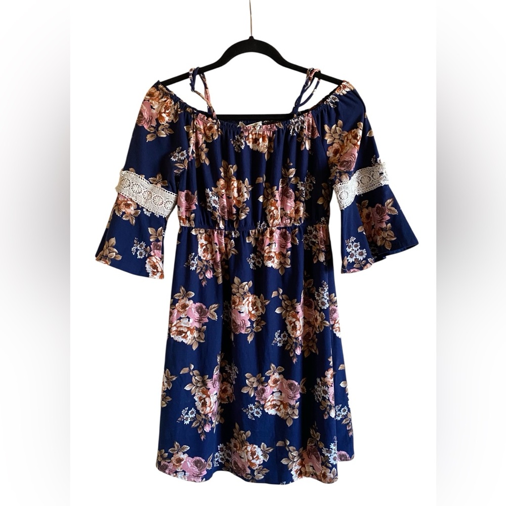 Women’s Love Delirious Boho Navy Blue Floral Print open shoulder Dress M